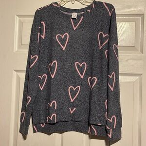 Very soft gray top with pink hearts